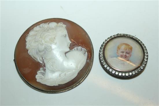 Large cameo and paste miniature